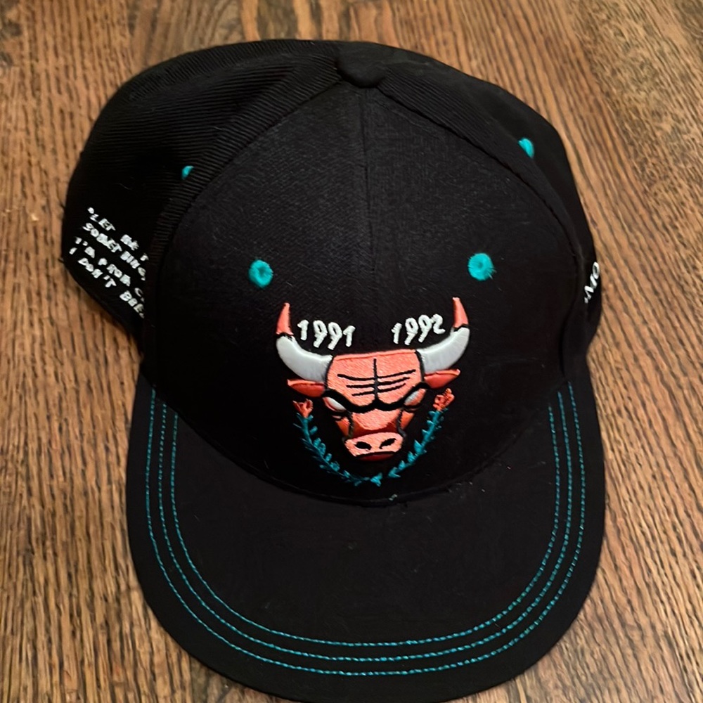 Limited edition 2021-2022 Chicago bulls artist collection hat